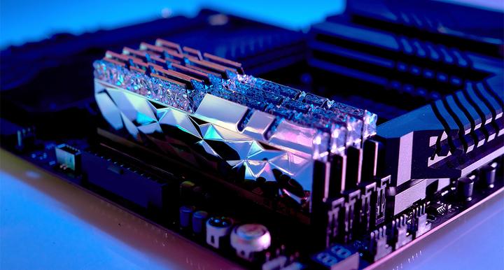 Produktbild G.Skill D464GB 3600-16 TZ Royal Elite S K4 GSK F4-3600C16Q-64GTESC (4 x 16GB, 3600 MHz, DDR4-RAM, DIMM)