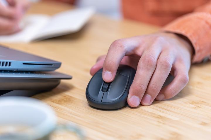 Produktbild Trust Primo Wireless Mouse Matt Blue (Kabellos)