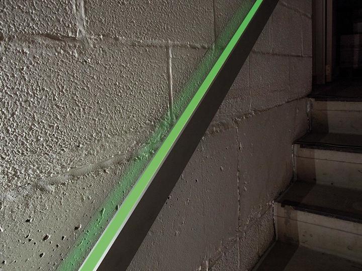 Actual product image Perel Glow-in-the-dark tape 1.5cm x 10m - Green