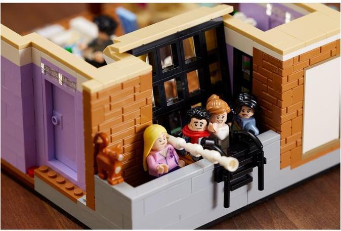 Actual product image LEGO Friends Apartments (10292, LEGO Friends, LEGO Rare Sets)