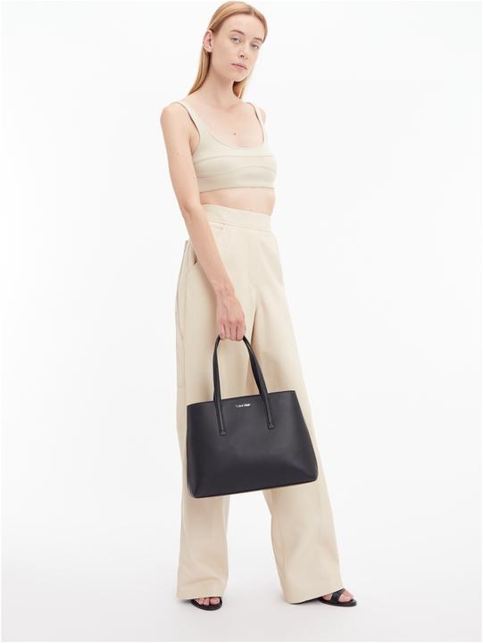 Produktbild Calvin Klein Handtasche CK Must Tote MD SP23