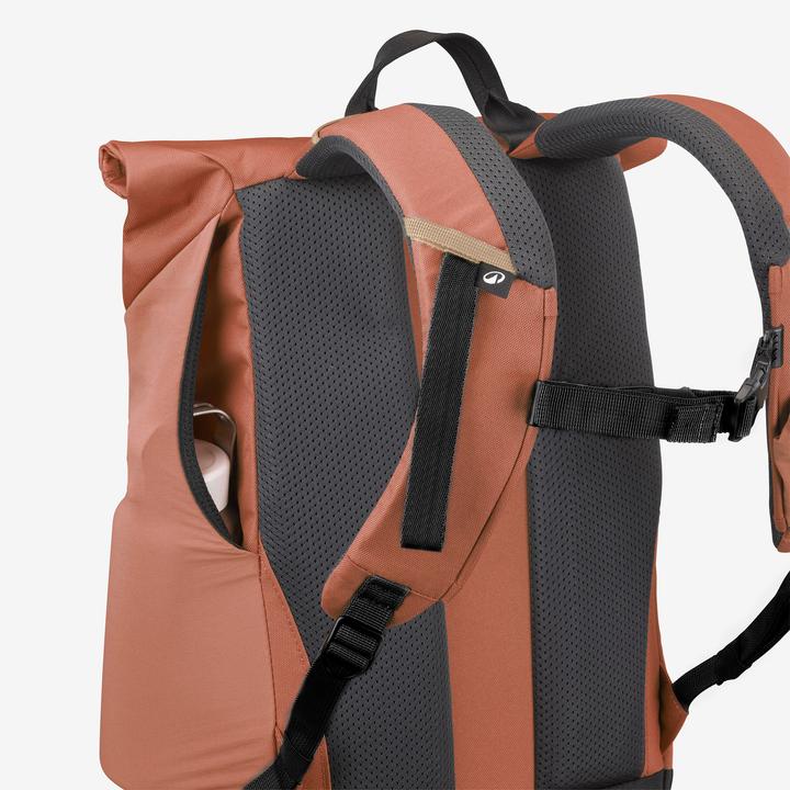 Actual product image Quechua Wanderrucksack Rolltop - NH500 Escape 16 l + 4 braun (20 l)