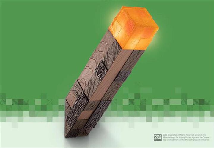 Actual product image Noble Collection Dekoleuchte Minecraft Illuminating Torch