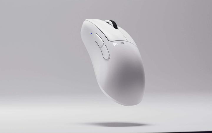 Actual product image Pulsar Xlite V4 - Medium Size 2 (Wireless, Cable)
