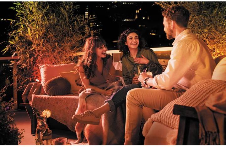 Immagine prodotto Philips Hue Hue LED Striscia luminosa per esterni (DE Plug) (Multicolore, 200 cm, Esterno)