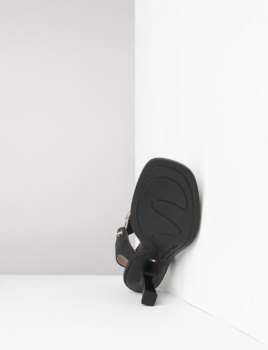 Ivory 702