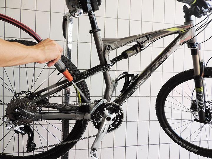 Produktbild F100 Fahrradreiniger (5000 ml, Universal-Schmiermittel, Kettenreiniger, Bremsreiniger, Fahrradreiniger, Schwamm)