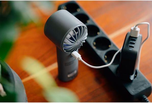 Produktbild Verbatim CoolnGo Handheld Fan Grey