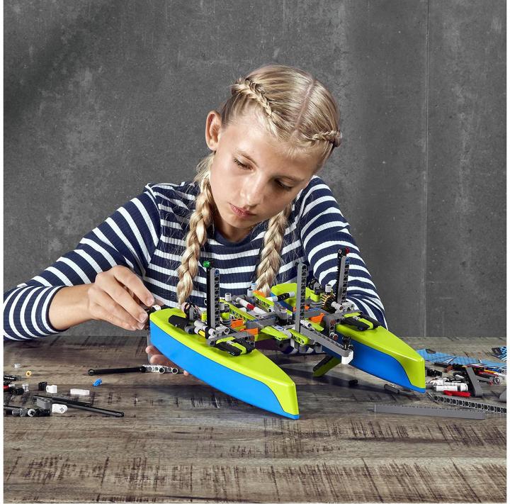 Produktbild LEGO Technic: Katamaran (42105, LEGO Technic, LEGO DC)