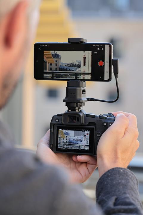 Image du produit Canon EOS R8 Kit - (EU) (24 - 50 mm, 24.20 Mpx, Plein format)