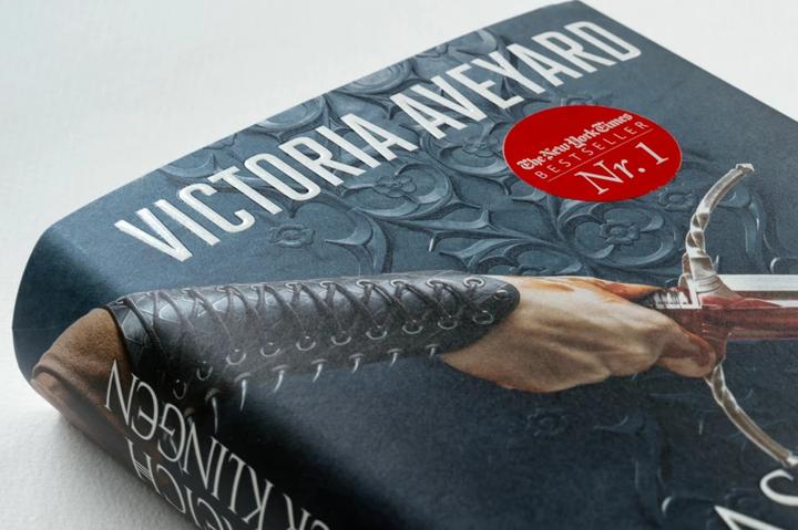 Immagine prodotto Das Reich der Klingen - Realm Breaker 2 (Tedesco, Victoria Aveyard, 2022)