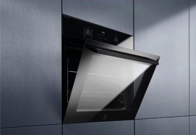 Actual product image Electrolux LOD6F77WZ SteamBake 600 Katalyse Dampfbackofen Schwarz