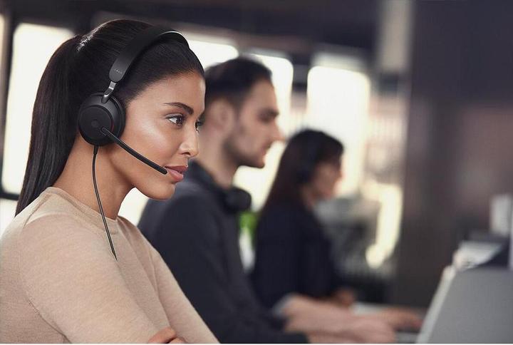 Actual product image Jabra Evolve2 40 SE (Cable, USB-C)