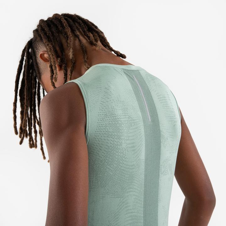 Actual product image Kiprun Lauf-Tanktop Kinder nahtlos - 900 Light grün (10, 11, 12)