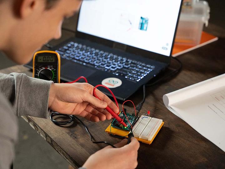 Actual product image Arduino Student Kit