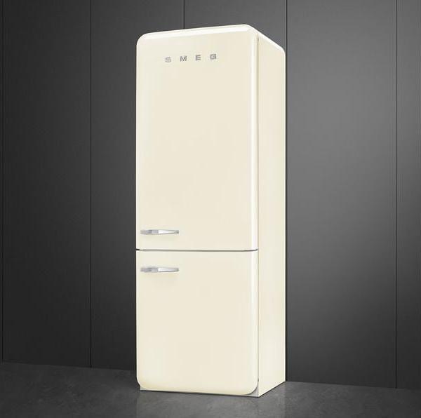 Image du produit Smeg Style rétro FAB38RCR5 (481 l)