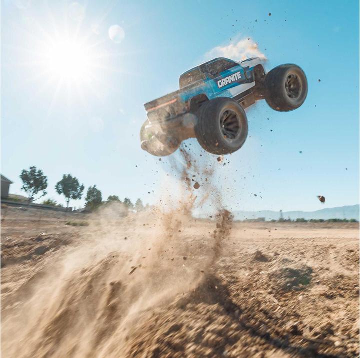 Image du produit Arrma Monster Truck Granite BLX 223S, Blau ARTR, 1:10 (RTR Prêt à fonctionner)