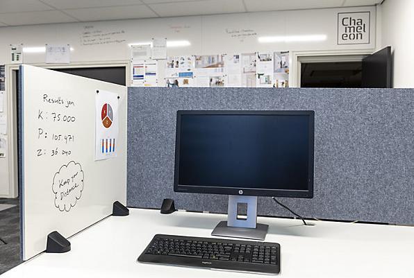 Actual product image smiT Desk partition for an individual workplace, enamel and PET felt surface, white /