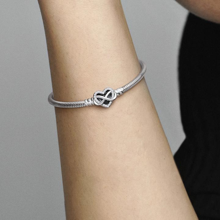 Actual product image Pandora Moments Snake Link Bracelet with Funky Infinity Heart Clasp (19 cm, Sterling silver 925)