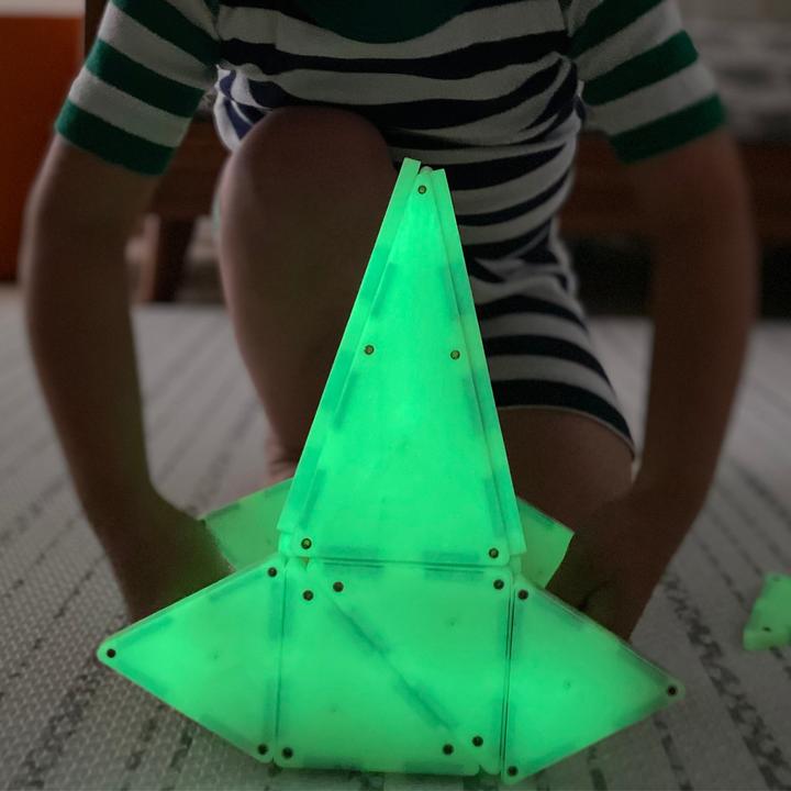 Image du produit Magna-Tiles Set Glow in the Dark (16 pièces)