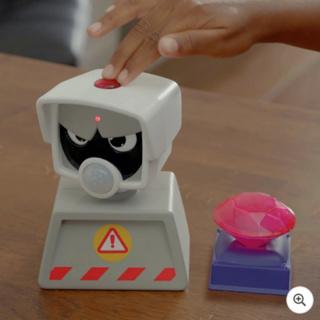 Actual product image Tomy Beat the Camera (85-73271)