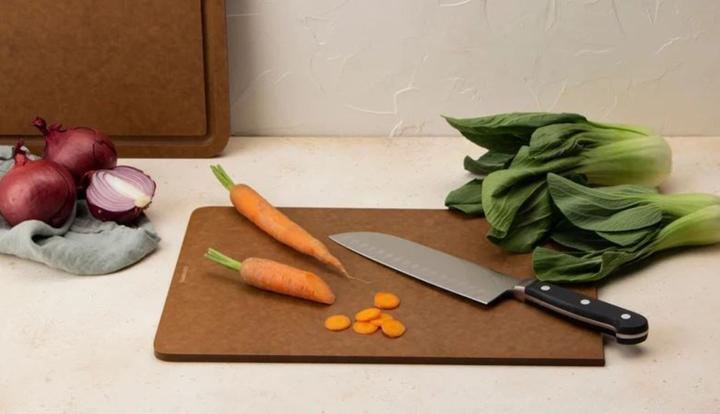 Actual product image Continenta Carving Board w. Juice Groove Duracore