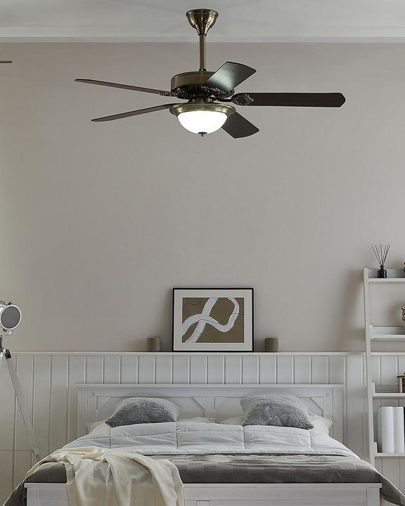 Actual product image Beliani Ceiling fan with light dark wood colour / gold BEGEJ (90 dB)