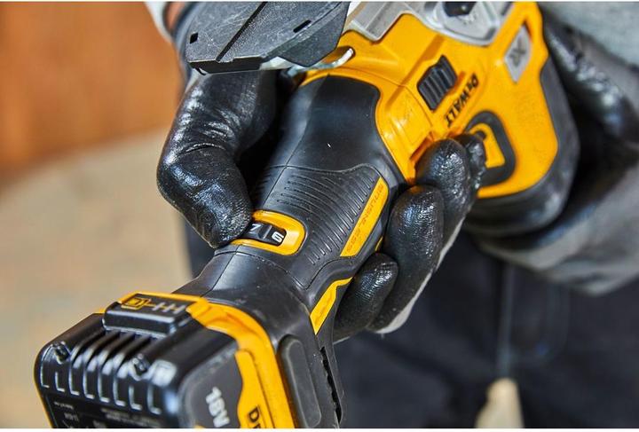 Actual product image DeWalt JIGSAW DCS335N-XJ