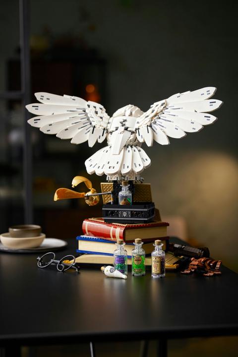 Actual product image LEGO Hogwarts Icons - Collector's Edition (76391, LEGO Harry Potter, LEGO Rare Sets)