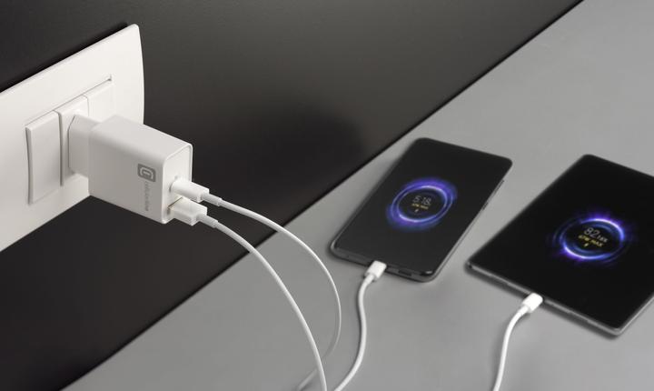 Actual product image Cellularline Dual Port Travel Charger Multipower 20W White (20 W)