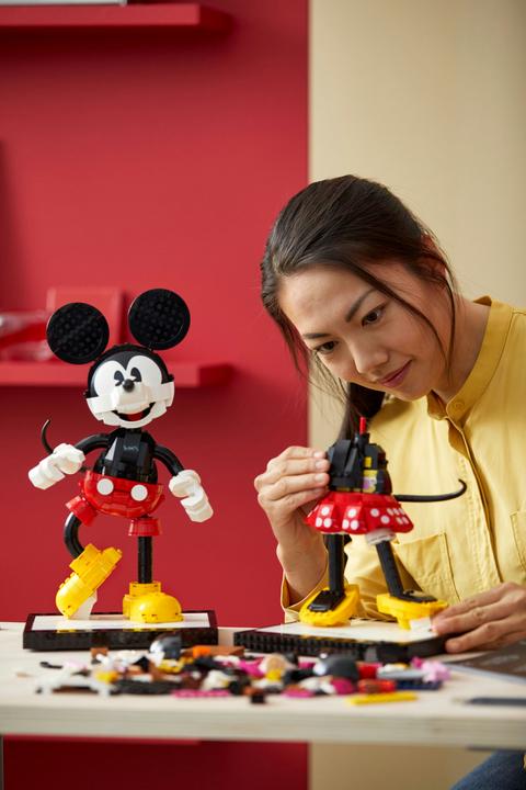 Actual product image LEGO Mickey Mouse and Minnie Mouse (43179, LEGO Disney, LEGO Rare Sets)