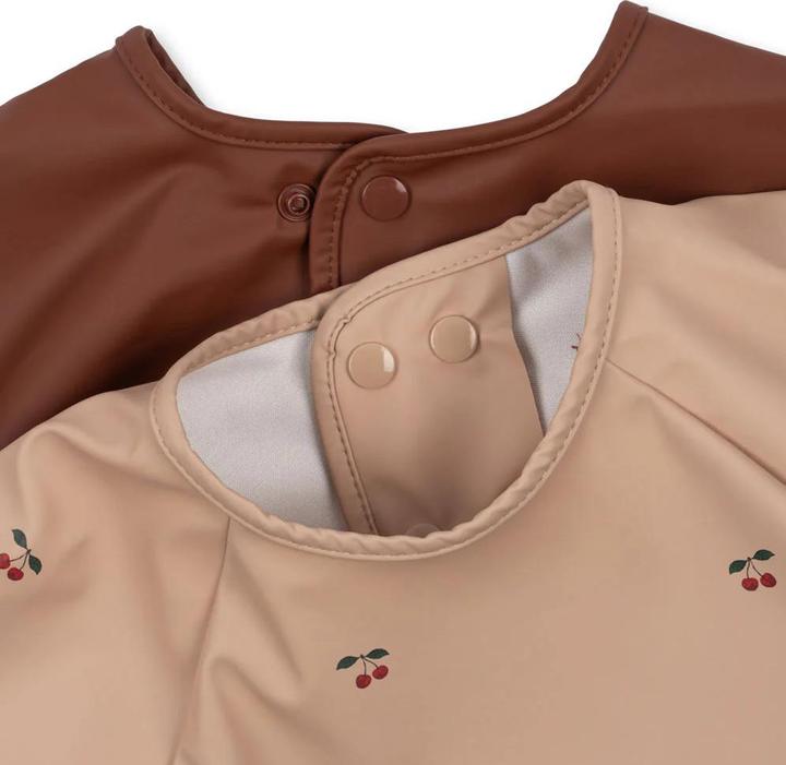 Produktbild Konges Slojd Dinner Bib with Sleeves Cherry 2 Pack