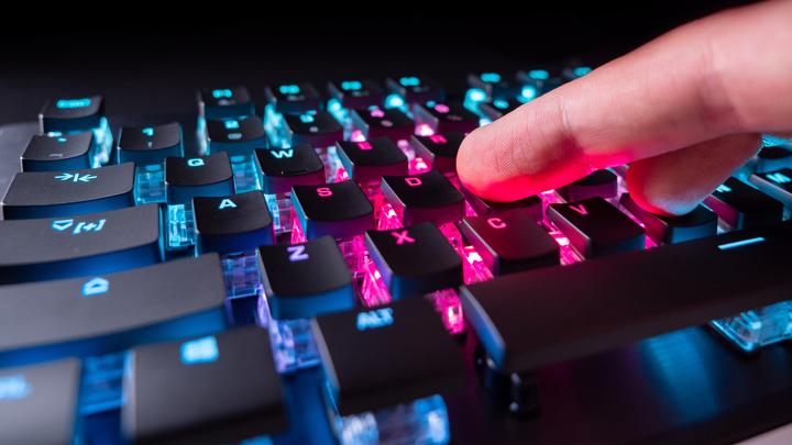 Produktbild Roccat Vulcan 121 Aimo (DE, Kabelgebunden)