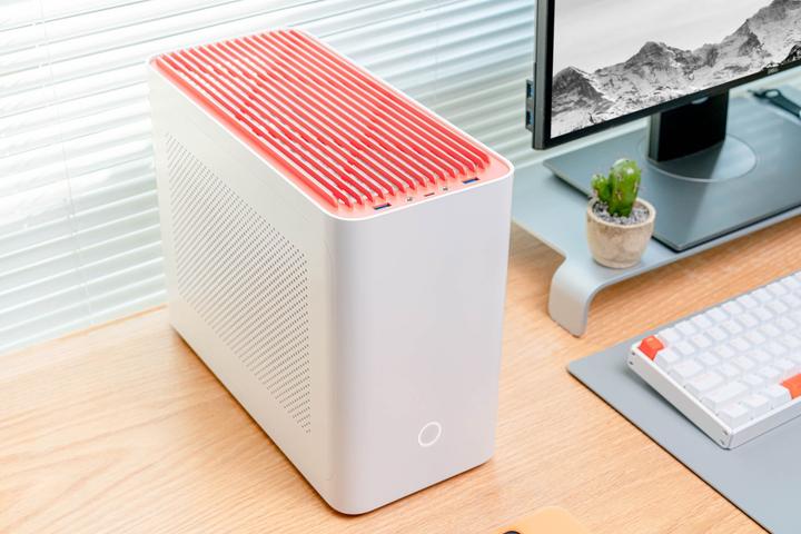 Produktbild Iqunix ZX-1 (Mini-ITX)