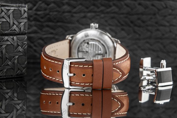 Actual product image Zeppelin Atlantic (Analogue wristwatch, 40 mm)