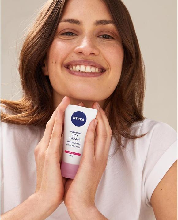Actual product image NIVEA Reichhaltige Tagescreme (50 ml, Day cream, SPF 15)