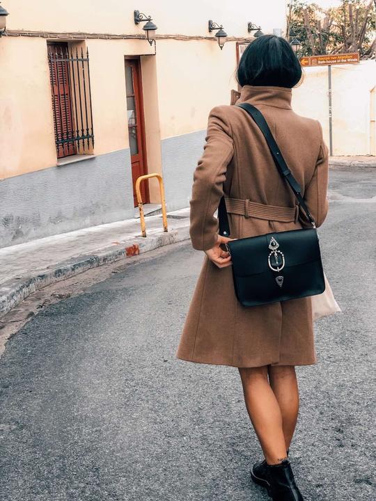 Produktbild Only-Bags.Store Bohemian Bag, Leder Crossbody Bag, Schwarze Lederhandtasche, aus Vollnarbenleder