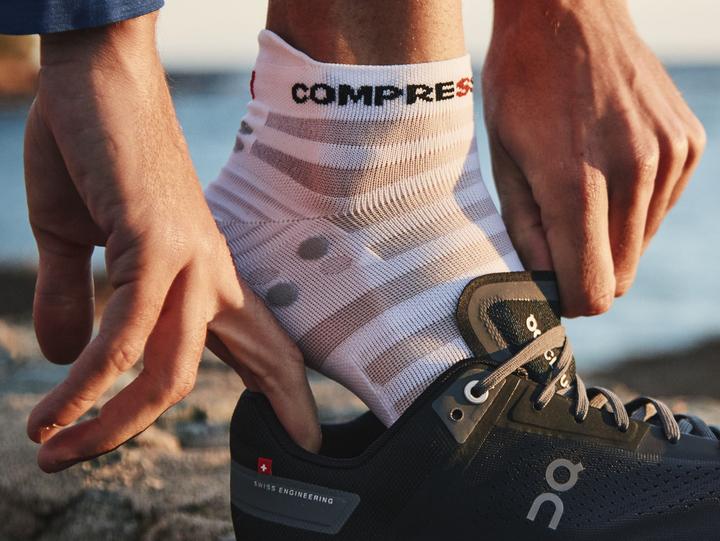 Actual product image Compressport Pro Racing Socks v4.0 Ultralight Run Low (45 - 48)