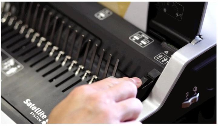 Actual product image Fellowes Binder Galaxy 500 pages (Comb binding)