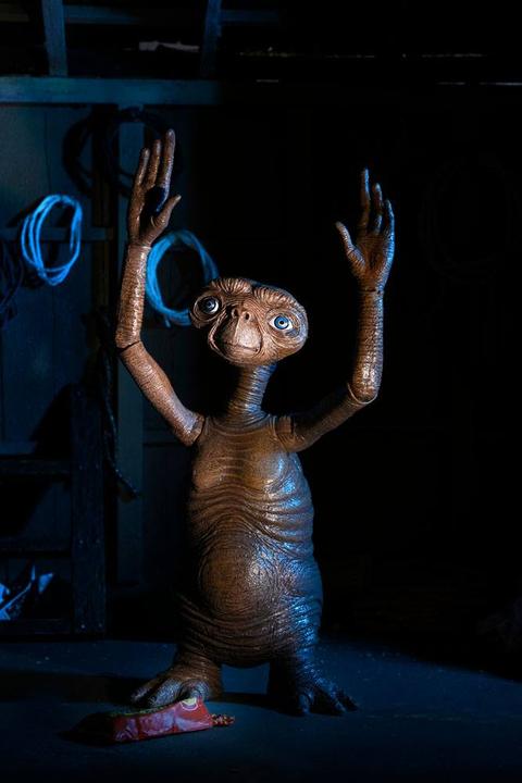 Image du produit Neca E.T., l'extra-terrestre: Ultimate E.T.