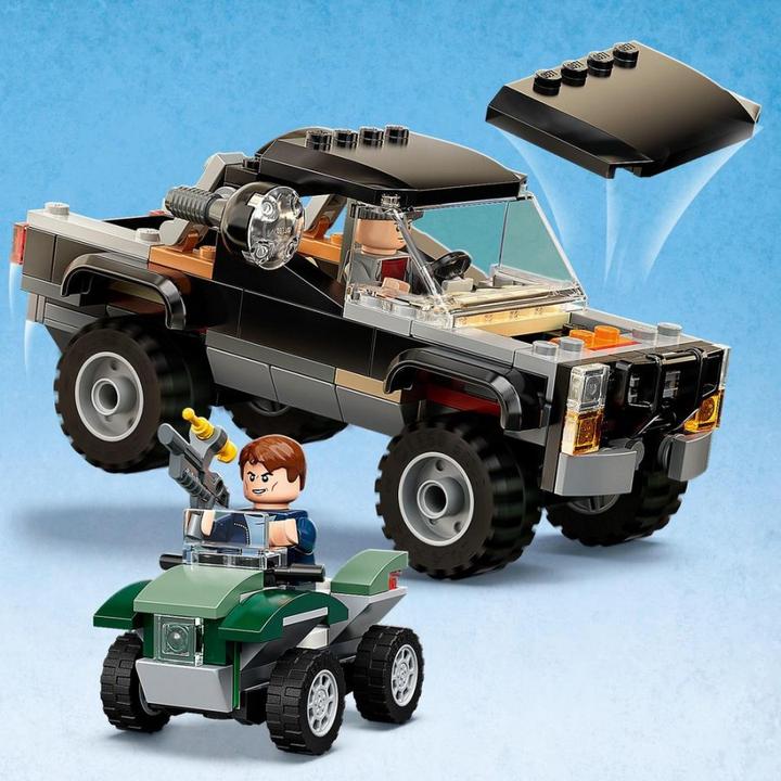 Actual product image LEGO Attack of a triceratops on a pickup truck (76950, LEGO Jurassic World)