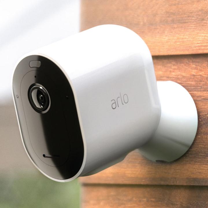 Actual product image Arlo Pro 4 VMC4450P 4er-Set (2688 x 1520 pixels)