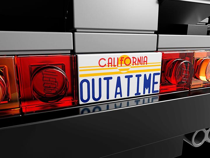 Actual product image LEGO Cuusoo DeLorean time machine (21103, LEGO Ideas)