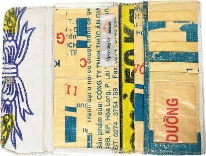 Actual product image Bekos Upcycling - Large Wallet Double Folded from Recycled Rice Bag Flower