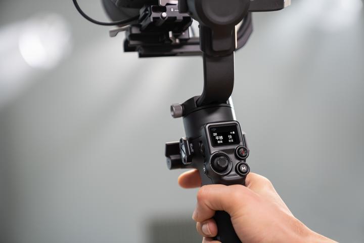 Produktbild DJI RSC 2 (Systemkamera, Spiegelreflexkamera, 3 kg)