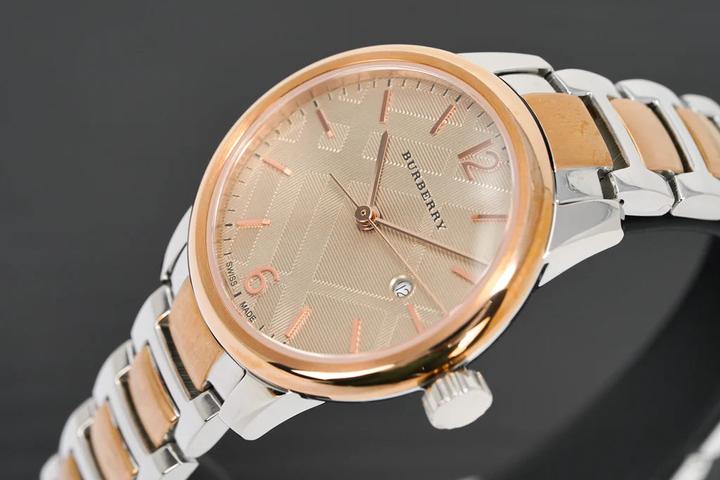 Actual product image Burberry The Classic (32 mm)