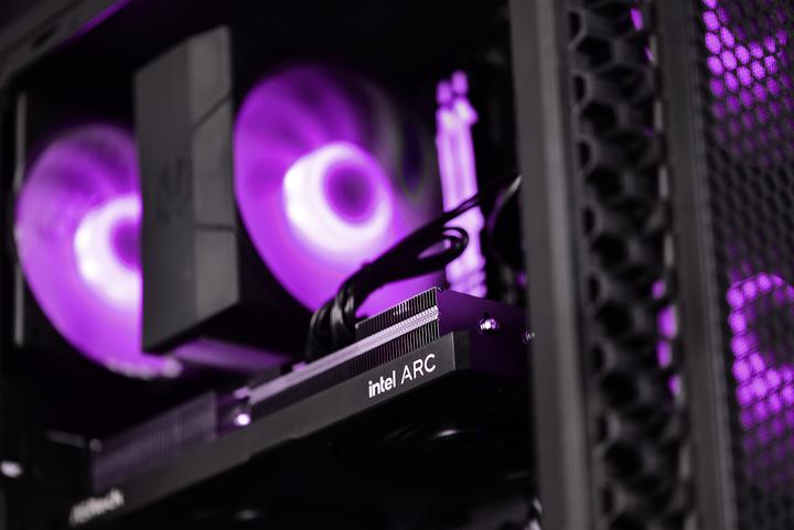 Image du produit Actina 5901443339281 PC Midi Tower AMD Ryzen™ 5 5600 DDR4-SDRAM SSD AMD Radeon RX 7700 XT Noir (AMD Ryzen 5 5600, 32 Go, 1000 Go, Radeon RX 7700 XT)