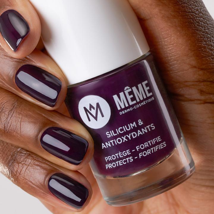 Actual product image Même Antioxidant nail polish (Aubergine, Colour paint)