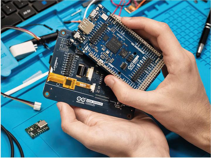 Immagine prodotto Arduino GIGA Display Shield Monitor touchscreen da 10,1 cm (3,97 pollici) 800 x 480 Pixel