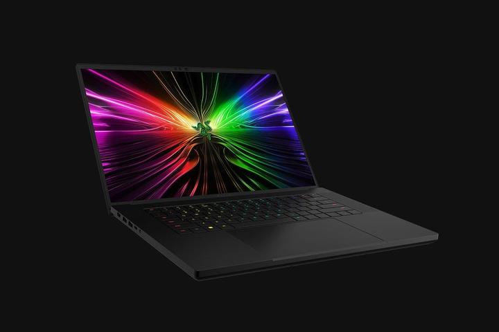 Immagine prodotto Razer Blade 16 (16", Intel Core i9-14900HX, 16 GB, 1000 GB, DE)